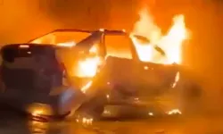 Yahudi teröristler Batı Şeria'da evleri ve araçları ateşe verdi