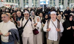 İstanbul'dan ilk hac kafilesi dualarla uğurlandı