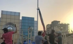 Iraklı protestocular, Kuveyt Başkonsolosluğu'nu bastı