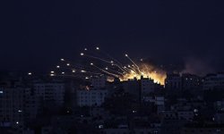 Terörist İsrail'den Lübnan'a fosfor bombasıyla saldırı!