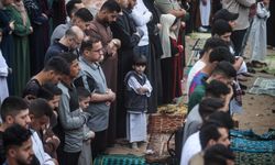 Filistinliler, Kurban Bayramı namazını enkazların üzerinde, sokaklarda ve çadır kamplarında eda etti