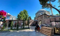 Mabetlere dayanan rezalet: Camide cinsel ilişki