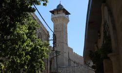 Filistinli yetkili: İsrail, Harem-i İbrahim Camisi'ni sinagoga dönüştürüyor