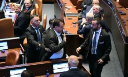 İsrail'de kabine ve muhalefet birbirine girdi