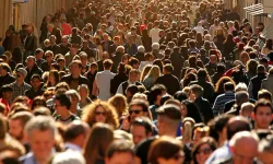 "Narsist hayranlık"ta zirvedeyiz! Toplumu "ben" merkezli anlayış kuşatıyor