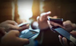 Çekya'da okullarda cep telefonu tamamen yasaklanıyor