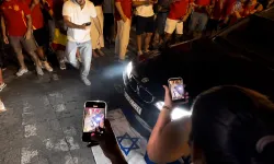 İspanyol taraftarlar kutlamalarda İsrail bayrağı çiğnedi