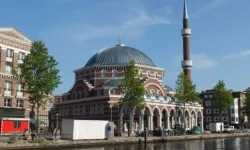 Hollanda'daki Müslümanlardan cami saldırılarına karşı hamle