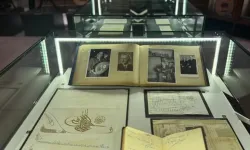 'Şerif Muhiddin Targan Sergisi', Beyazıt Yazma Eser Kütüphanesi'nde açıldı