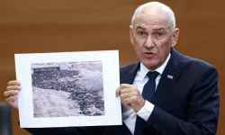 Slovenya Başbakanı'ndan Gazze fiyaskosu: Fotoğrafla soykırımı inkâr etmeye çalıştı