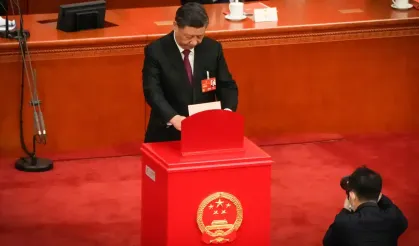 Şi Cinping ulusal kongrede üçüncü kez devlet başkanı seçildi