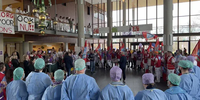 Hollanda’da 200 bin sağlık çalışanı greve gitti