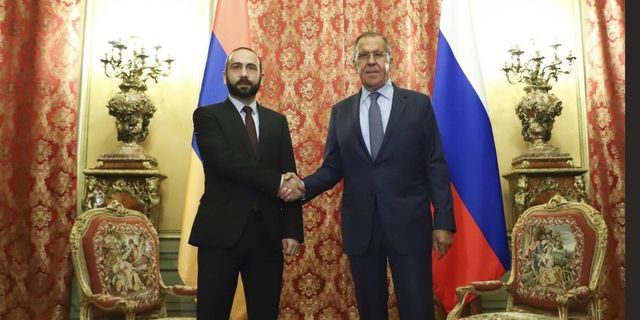 Ermenistan ve Rusya dışişleri bakanları Moskova'da buluştu