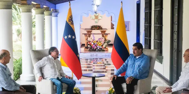 Kolombiya Cumhurbaşkanı Petro, Venezuela’da Maduro ile görüştü