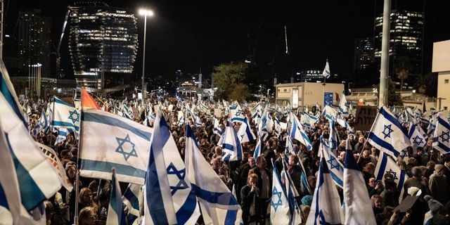Netanyahu’ya karşı eylemler sürüyor