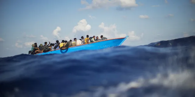 Tunus açıklarında göçmen teknesi battı, 15 kişi öldü 47 kişi kurtarıldı