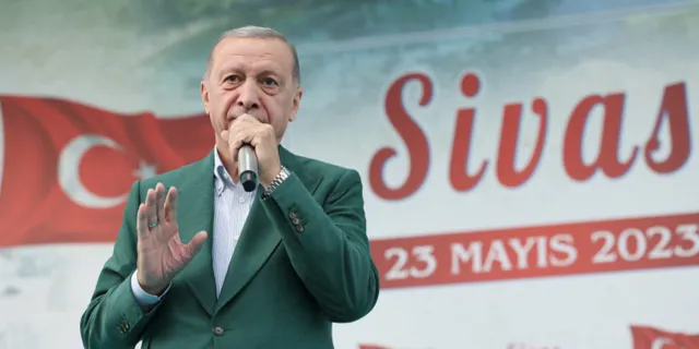 Erdoğan: Depremzedelere ettikleri hakaretler üzerlerine kara bir leke olarak yapışmıştır