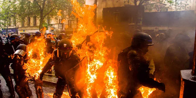Fransa Hükümet Sözcüsü Veran: Protestolara katılanlar adam öldürmek için geliyor!