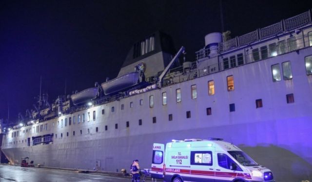 Hatay'da depremde yaralananlar TCG İskenderun gemisine alınıyor