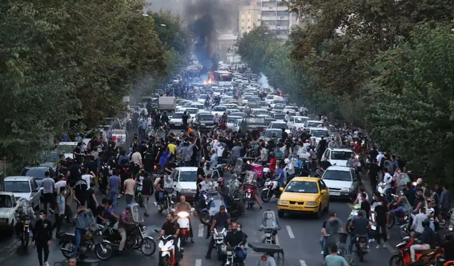 Rejim karşıtı protestolarla çalkalanan İran’da 22 bin kişi affedildi