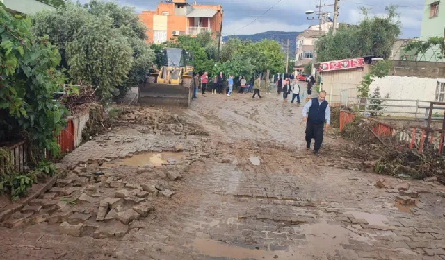 Adana’da sağanak sebebiyle bazı evleri su bastı