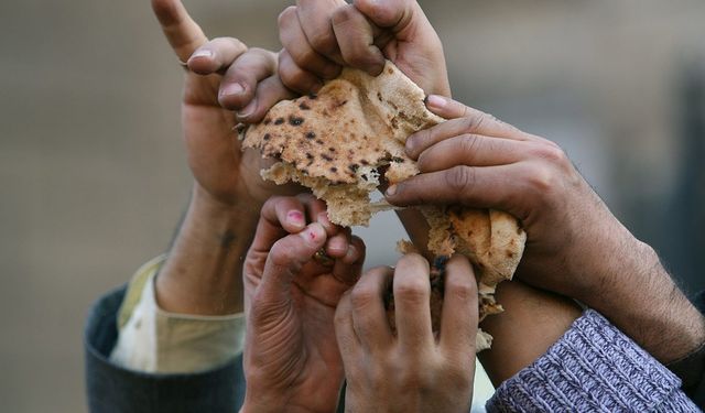 Batı'nın mezalimi: Dünyada 2022'de açlıkla karşı karşıya kalanların sayısı ortalama 735 milyon