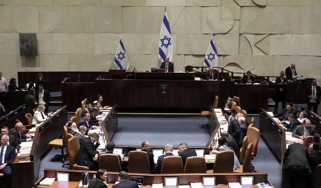 İsrail'de büyük protestolara neden olan tartışmalı yargı reformu paketi onaylandı