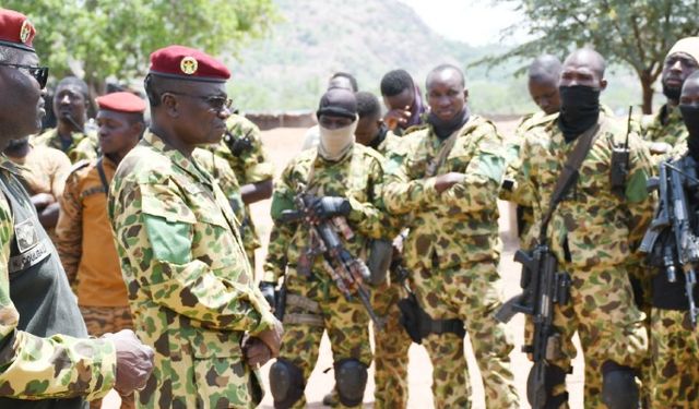 Burkina Faso ve Mali, askeri müdahale halinde Nijer'in yanında yer alacak