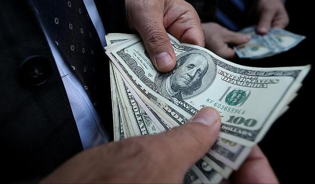 Cari denge 1,5 yıl sonra ilk kez fazla verdi