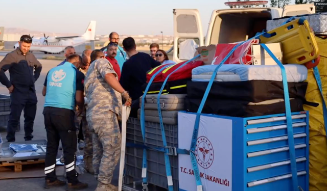 Türkiye'den Afganistan'a yardım malzemesi