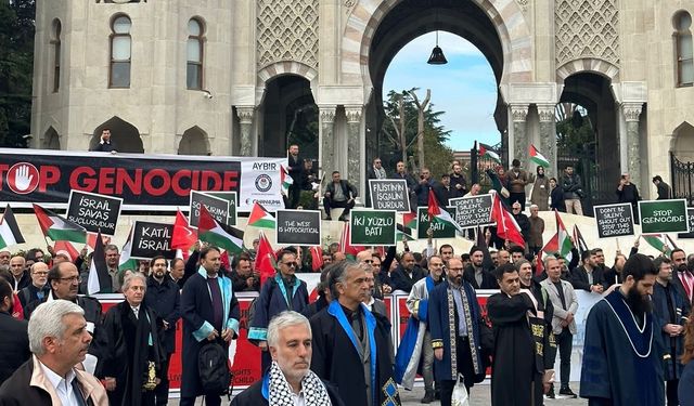 Üniversite rektörleri Filistin'e destek için Beyazıt'ta toplandı