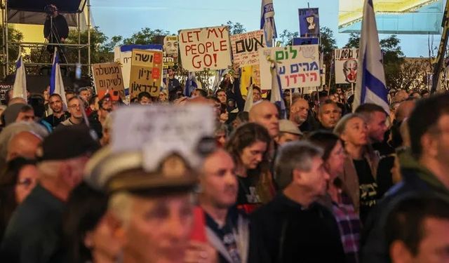 İsrail'de binlerce kişi Netanyahu hükümetini protesto etti