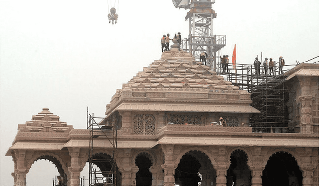 Hindistan'da yıkılan Babri Camii'nin yerine Rama Tapınağı yapıldı