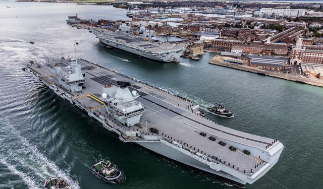 "Nakit sıkıntısı çeken İngiliz Donanması, kraliyet uçak gemisini satmak zorunda kalabilir"
