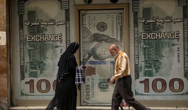 Mısır'da mâli kriz derinleşiyor: MB'den 600 puan faiz arttırımı ve devalüasyon kararı