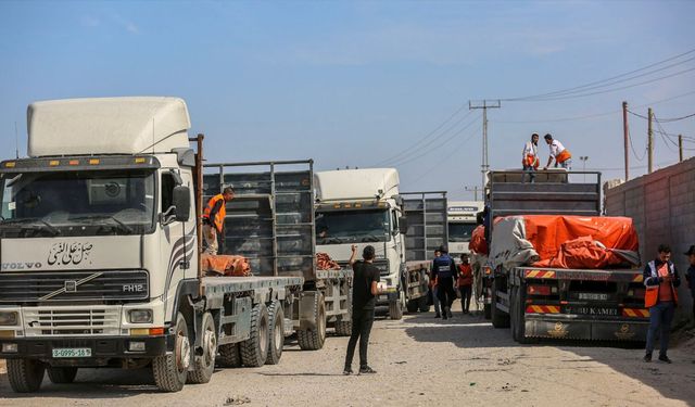 Ürdün'den gelen yardım tırlarının Gazze'ye geçişi kabul edildi