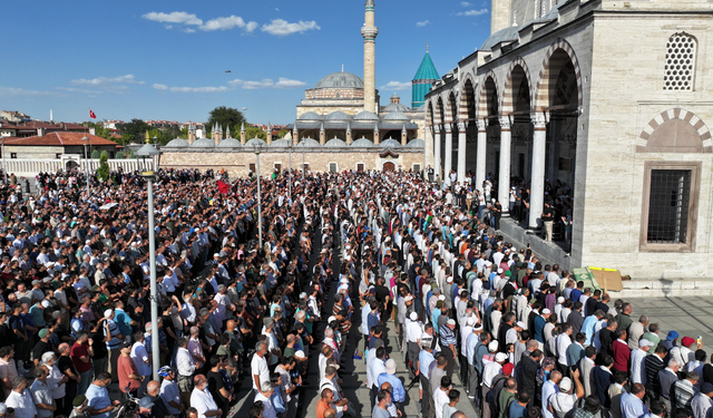 Şehit Heniyye için Türkiye'nin dört bir yanında gıyabi cenaze namazı kılındı