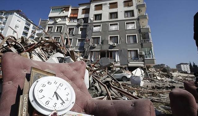 Depremde mühendisler ve arifler