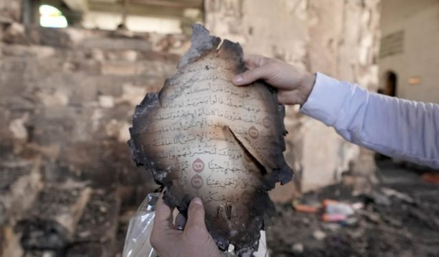 Batı Şeria'da siyonist terörü: Camiyi ateşe verip duvarına ırkçı yazılar yazdılar