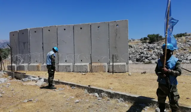 Terörist İsrail’in sınır duvarı Lübnan topraklarını ihlal ediyor