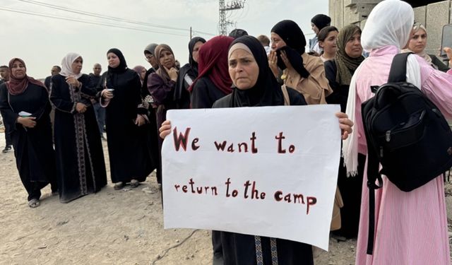 İsrail'in yerinden ettiği 50 Bin Filistinli 'dönüş' için ayakta