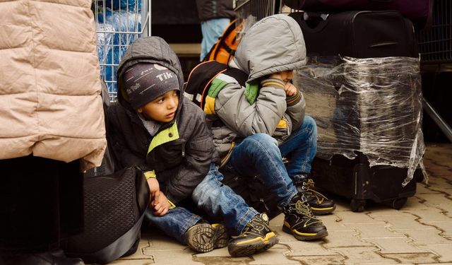 Fransa sadece yeraltı kaynaklarını çalmamış, çocukları da çalmış!