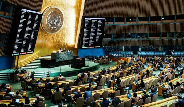 139 ülke onayladı: Terörist İsrail'e 'hukuka uy!' çağrısı