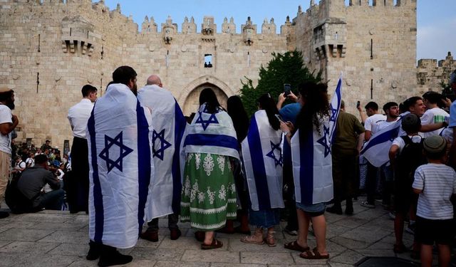 Kolombiya, 9 pedofili Yahudi'yi sınır dışı ederek ABD'ye gönderdi