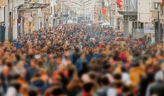 Değerlerin yozlaştırılmasıyla toplum dönüştürülmeye açık hale geliyor