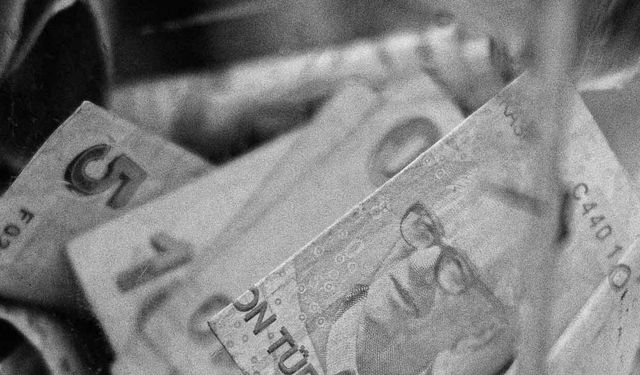 Türk Lirası’nın draması: Vatandaş kendi parasına güvenmiyor