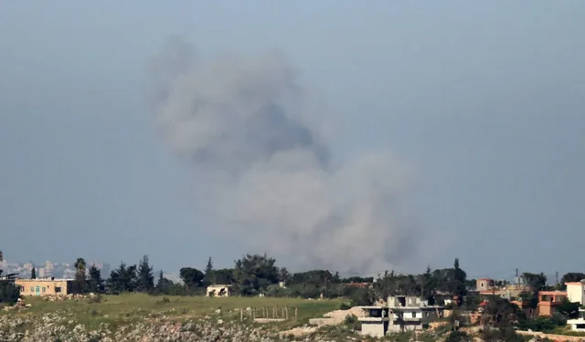 Terörist İsrail Lübnan'ın güneyini bombalıyor