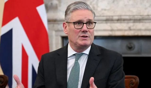 İngiltere’de kriz: Starmer istifa çağrılarına direniyor