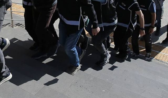 FETÖ'ye yönelik 42 ilde düzenlenen operasyonlarda 128 kişi tutuklandı
