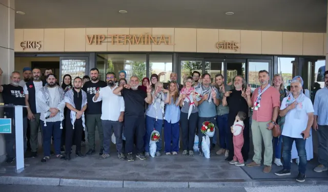 Libya'da bir aydır tutuklu bulunan Sumud aktivistleri İstanbul'a getirildi